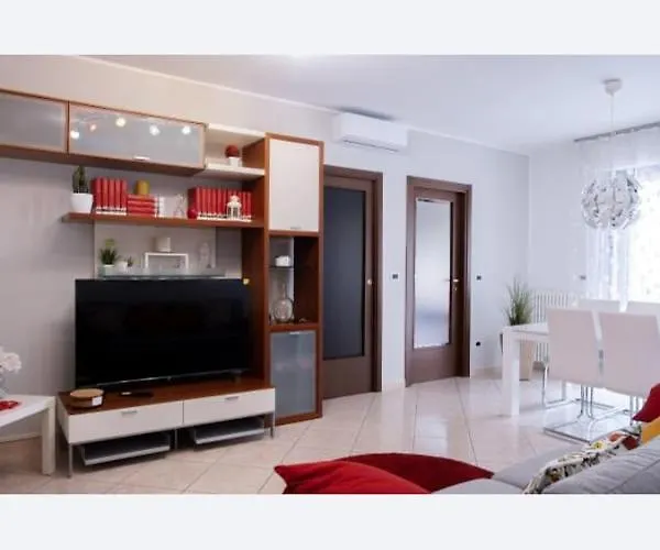 Rosa Corallo Монтесильвано